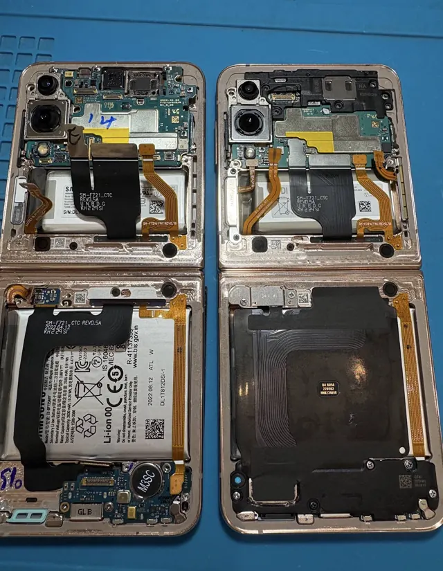 Galaxy Z Flip opened up on the repair mat during a repair
